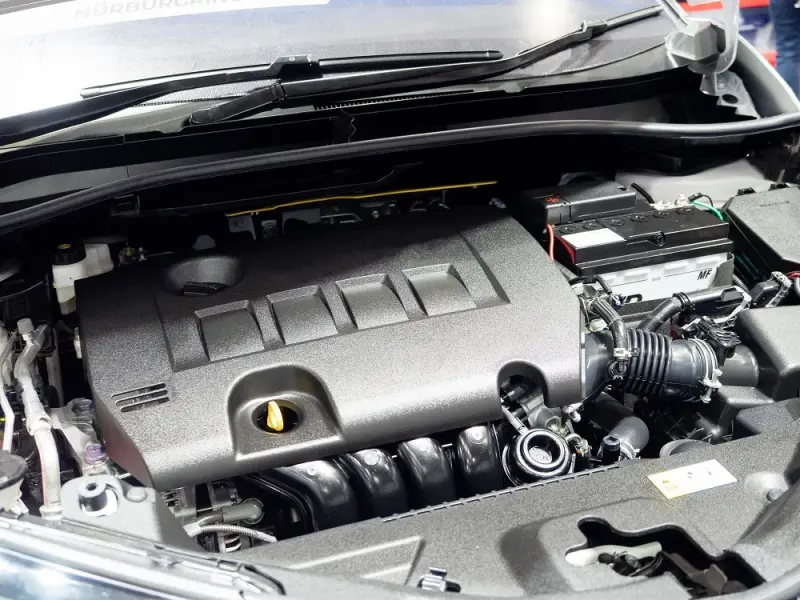 Konserwacja maski silnika 